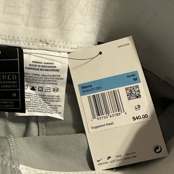 Nike men’s new with tag knicker baseball pants. Gray with royal blue piping - Picture 1 of 3